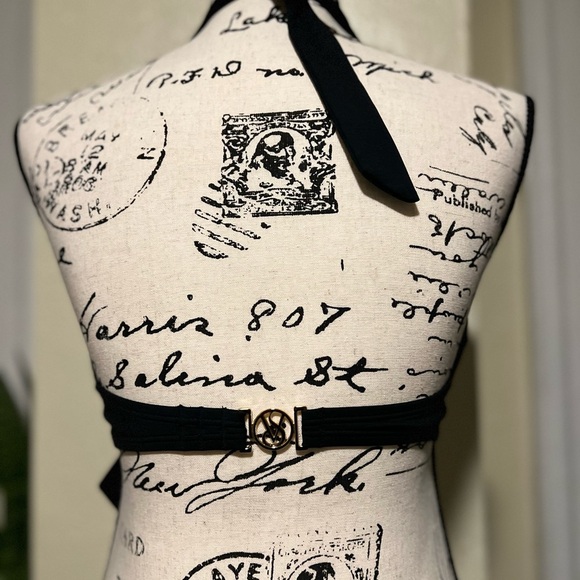 Victoria's Secret 34D- Add +2 Cups
Bombshell Bra - Picture 5 of 8